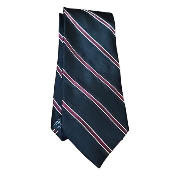 IZOD Black Red Diagonal Stripe Neck Tie‎ - Picture 2 of 5